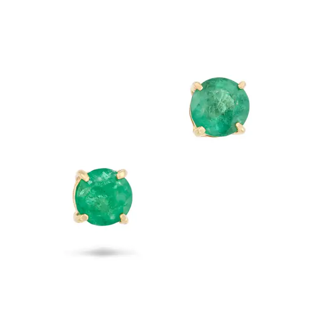 NO RESERVE - A PAIR OF EMERALD STUD EARRINGS in 14ct yellow gold, each set with a round cut emerald,