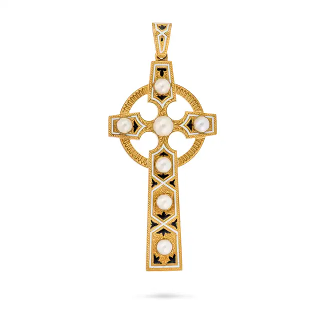 AN ANTIQUE VICTORIAN PEARL AND ENAMEL CELTIC CROSS PENDANT designed as the Celtic cross set with