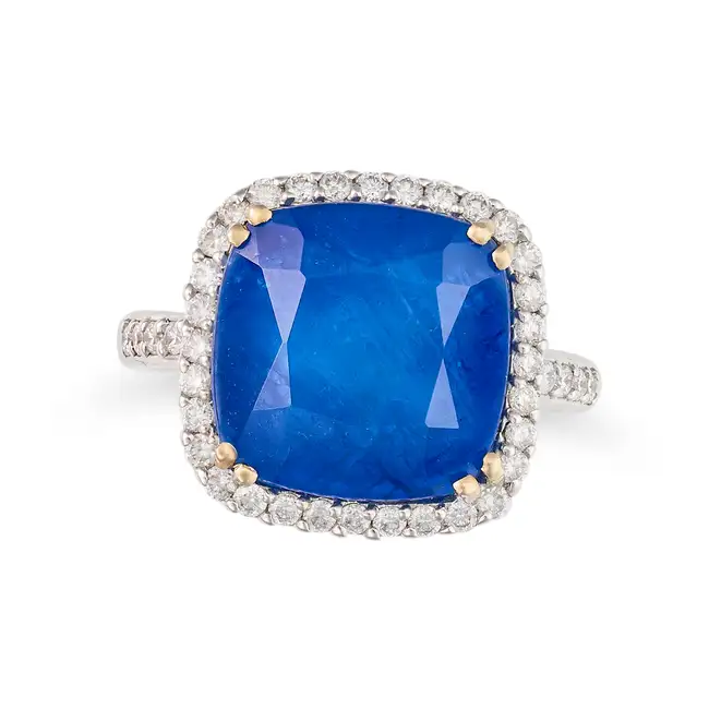 MORAGLIONE, A SOUDE SAPPHIRE AND DIAMOND RING in 18ct white gold, set with a cushion cut soude