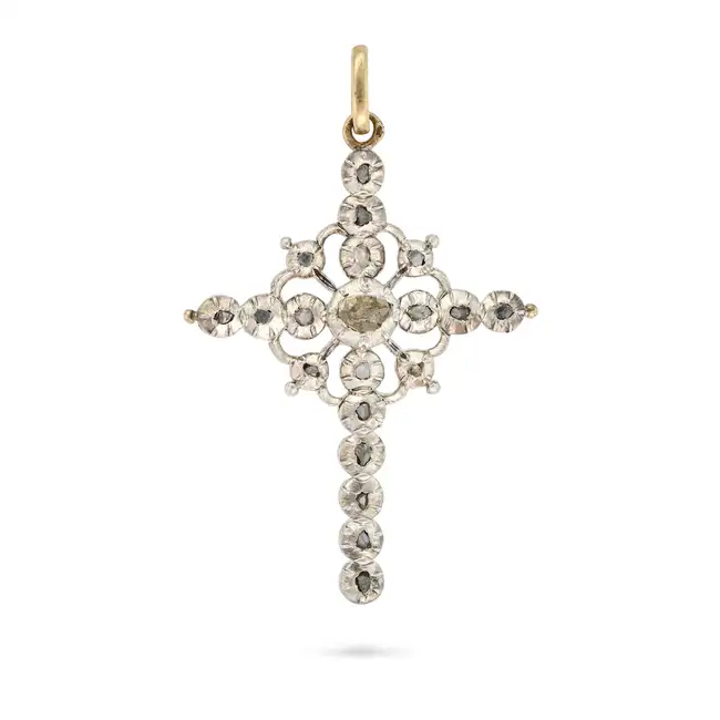 AN ANTIQUE GEORGIAN DIAMOND CROSS PENDANT designed as a cross set throughout with rose and flat