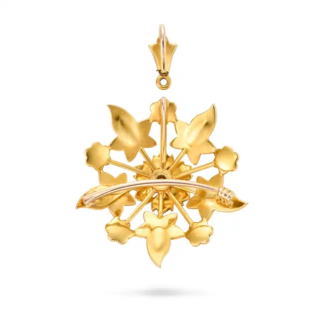 NO RESERVE - AN ANTIQUE VICTORIAN PEARL FLOWER BROOCH / PENDANT, CIRCA 1895 in yellow gold, designed