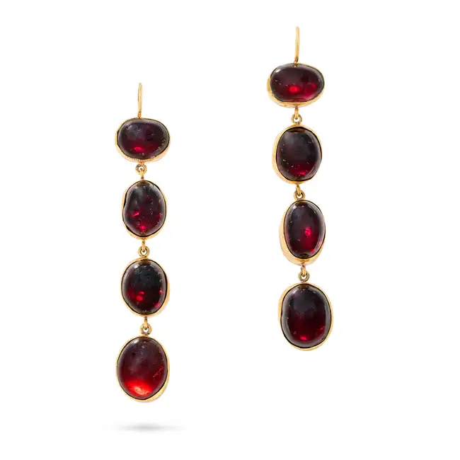 NO RESERVE - A PAIR OF ANTIQUE GARNET DROP EARRINGS, 19TH CENTURY in yellow gold, of articulated
