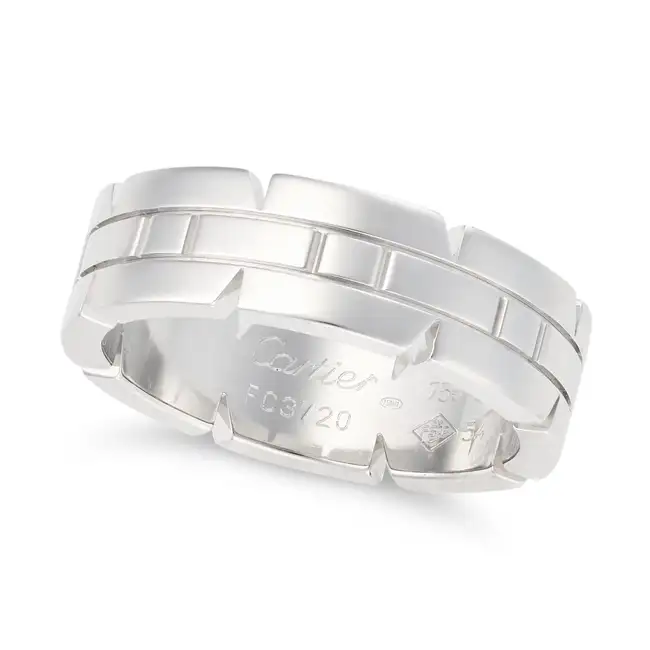 CARTIER, A MAILLON PANTHERE RING in 18ct white gold, the band ring comprising maillon panthere