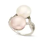 A FRENCH ANTIQUE ART DECO PEARL AND DIAMOND RING in 18ct white gold, set with a white pearl of 11.