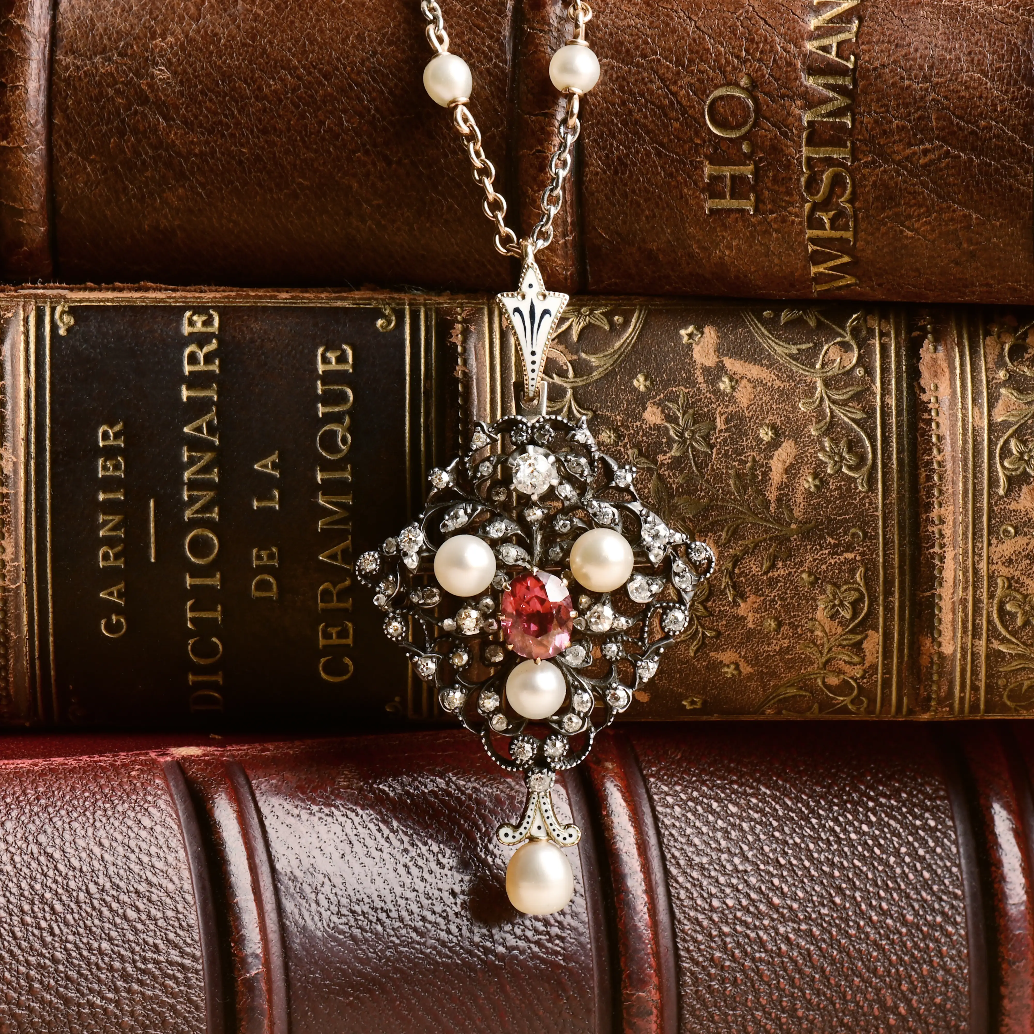 Antique & Period Jewellery: A Single-Owner Collection Offered Without Reserve