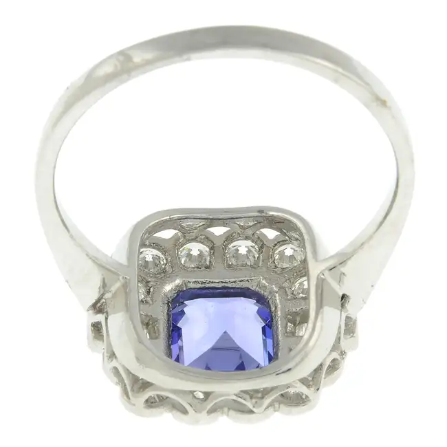 Tanzanite & diamond cluster ring