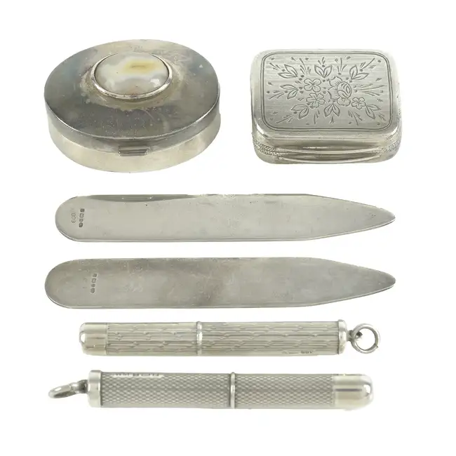 Assorted silver & metal novelties