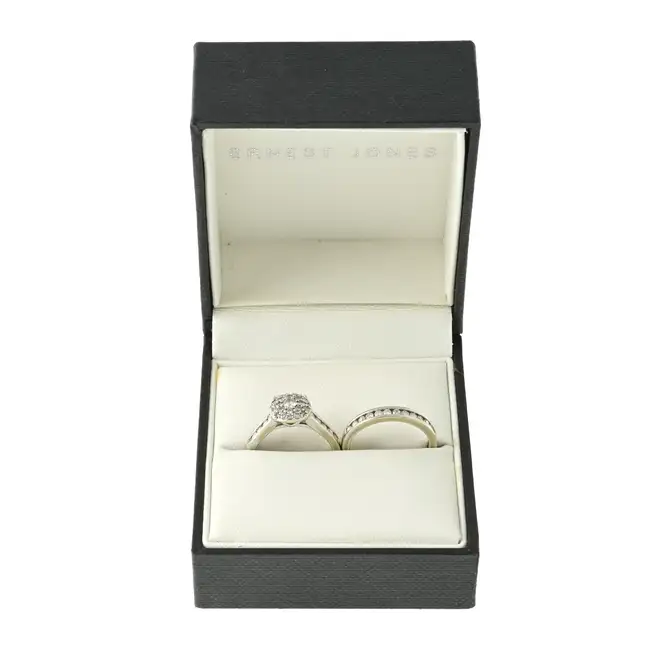 Two 18ct gold diamond rings