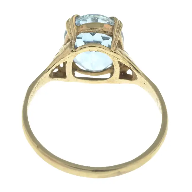 9ct gold aquamarine single-stone ring