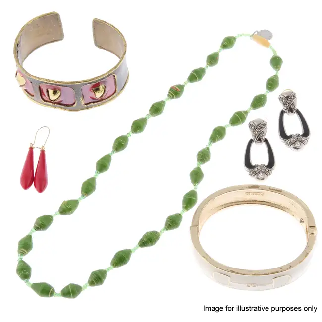 Assorted costume and fashion jewellery, many AF