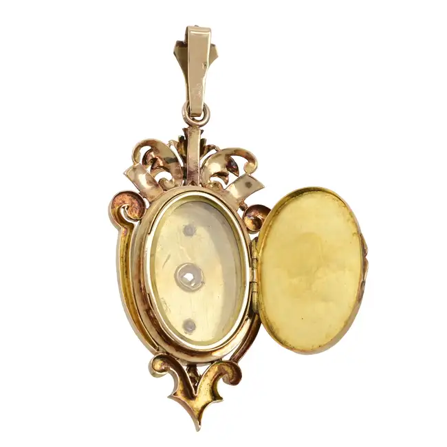 Late 19th century gold split pearl locket