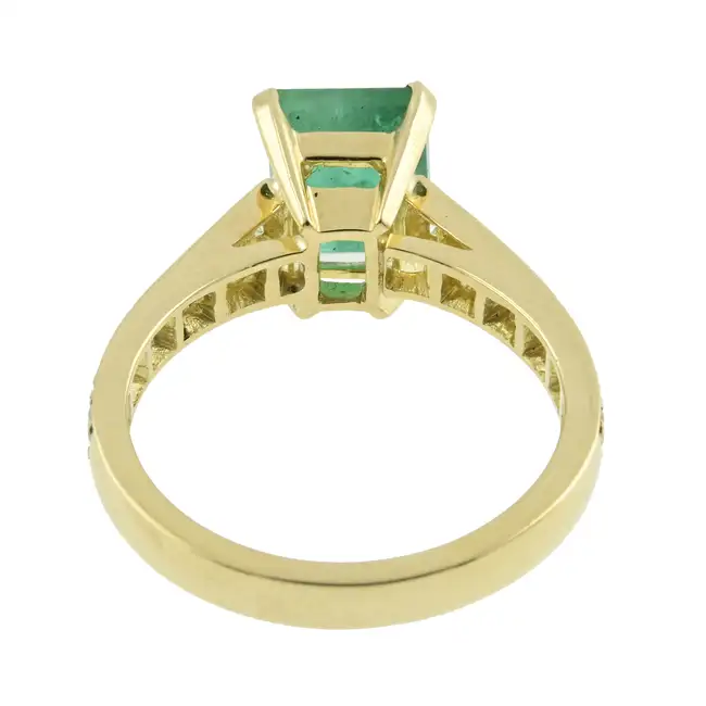 18ct gold emerald & diamond ring 