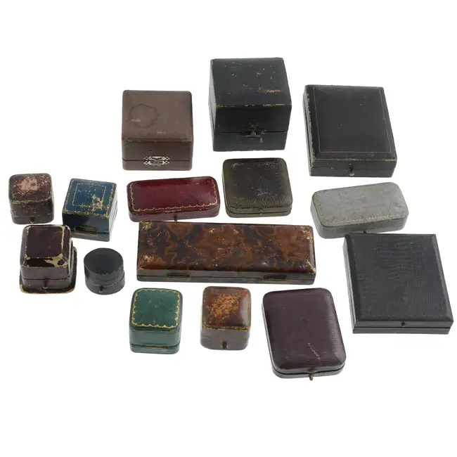Late 19th to mid 20th century jewellery boxes