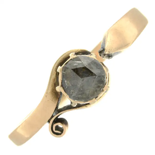 Foil-back rose-cut diamond single-stone ring