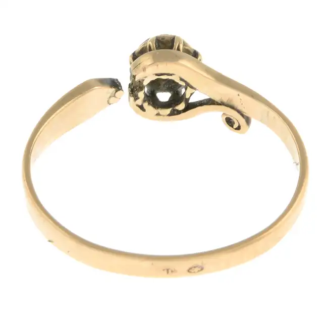Foil-back rose-cut diamond single-stone ring