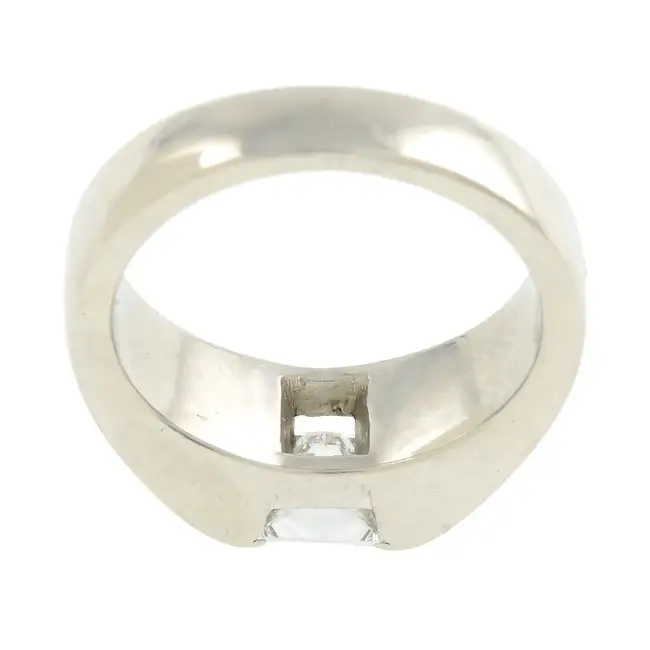 Platinum diamond single-stone ring