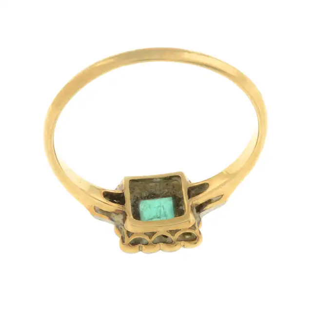 Mid 20th century emerald & diamond cluster ring