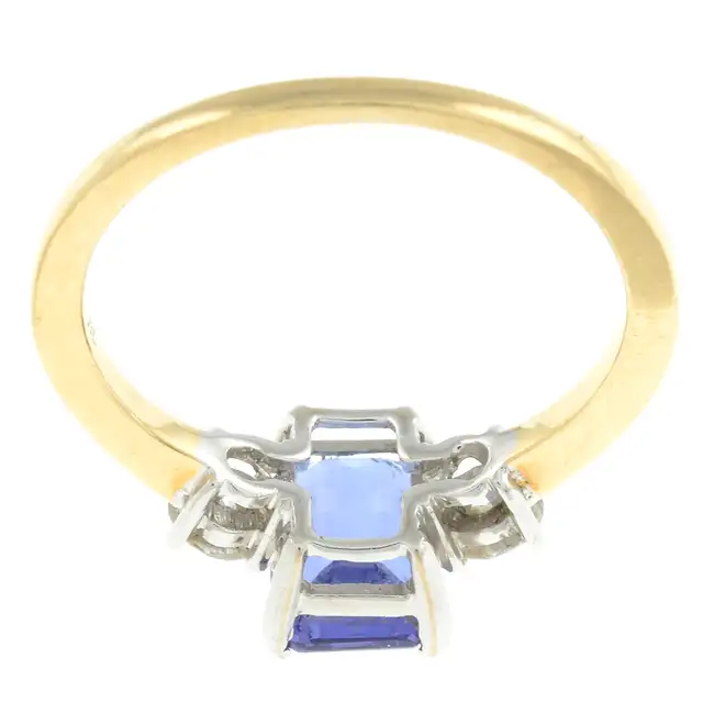 18ct gold tanzanite & diamond three-stone ring