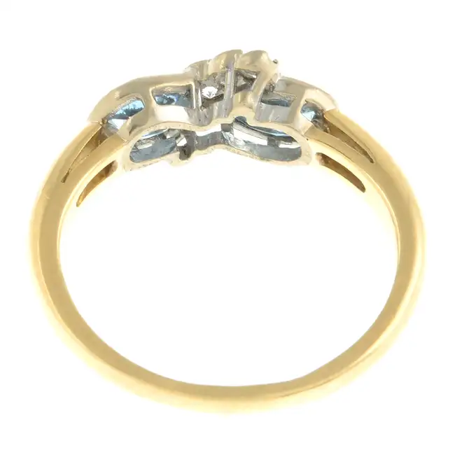 18ct gold aquamarine & diamond dress ring