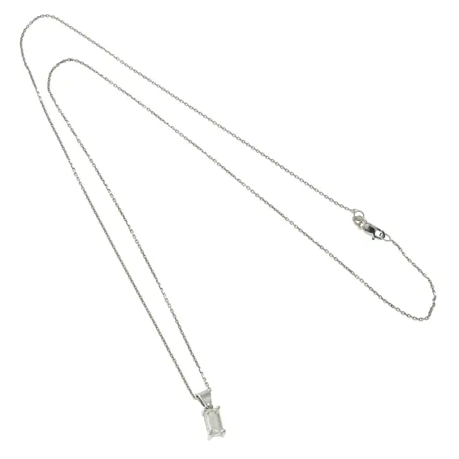 Diamond pendant, with chain