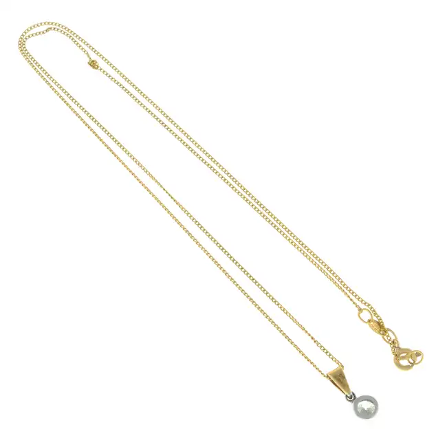 18ct gold diamond pendant, on chain