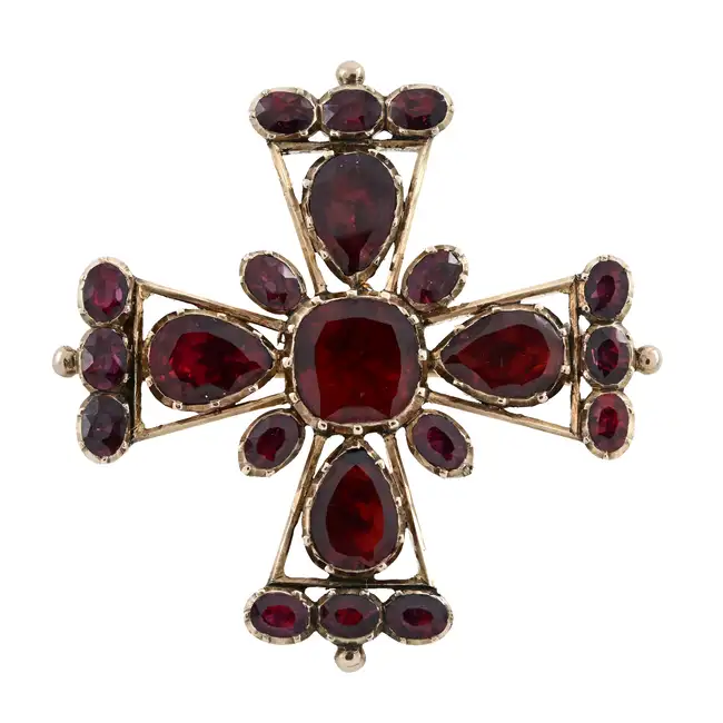 Georgian Maltese cross foil-back garnet brooch