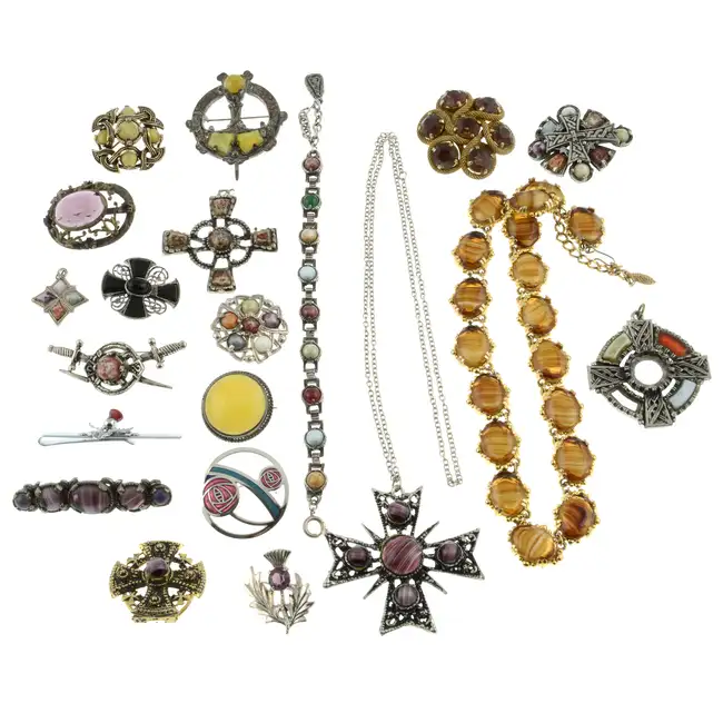 Selection of costume jewellery