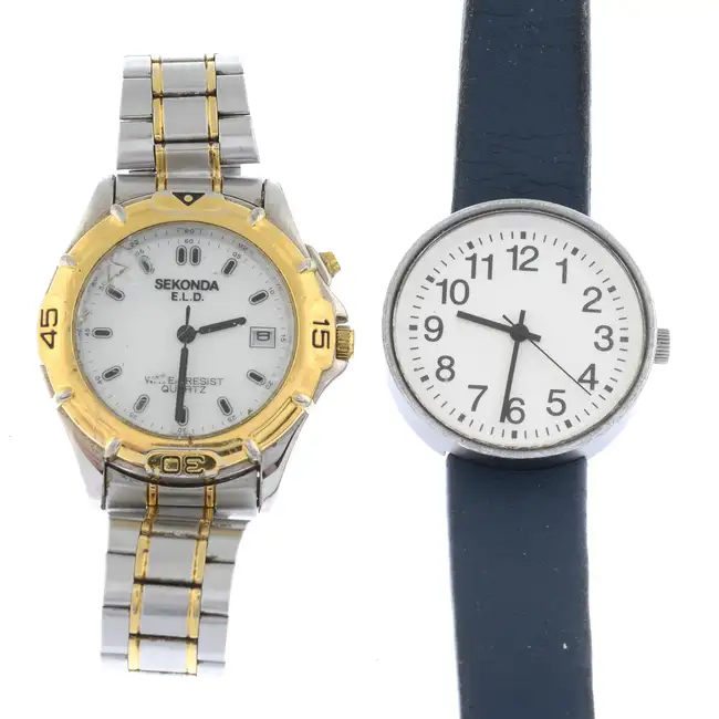 Bag of watches. Approximately 200.