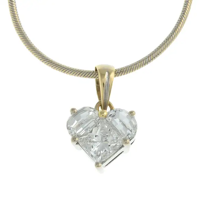 Diamond heart pendant, with chain