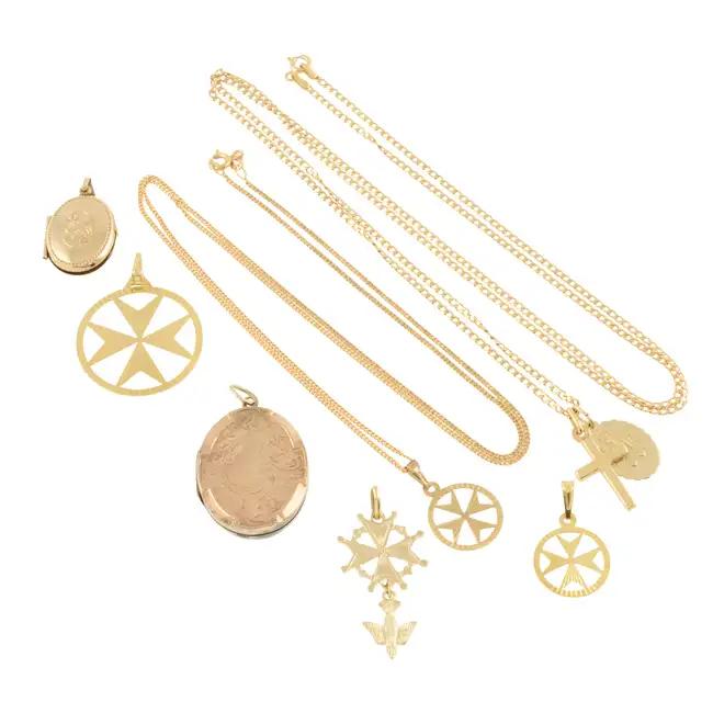 Selection of pendants & two chains