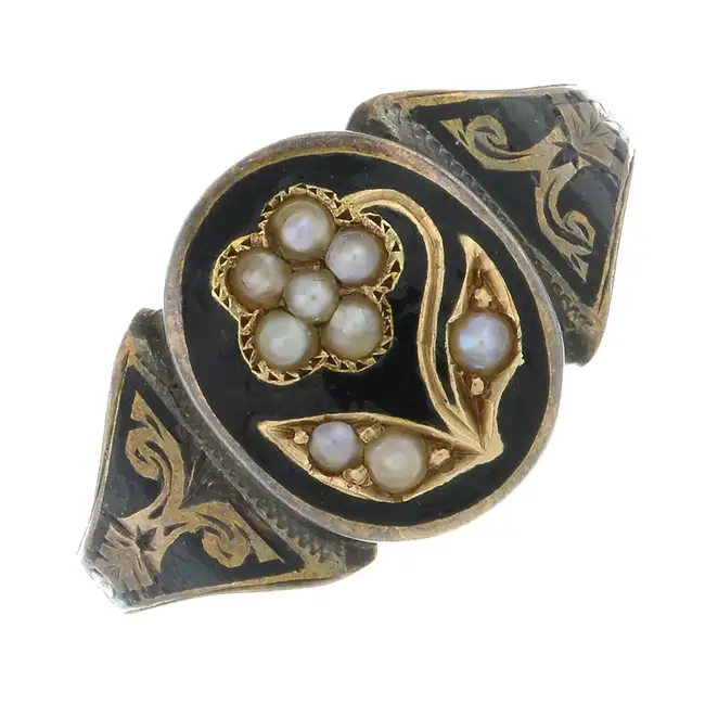Mid Victorian 15ct gold split pearl mourning ring