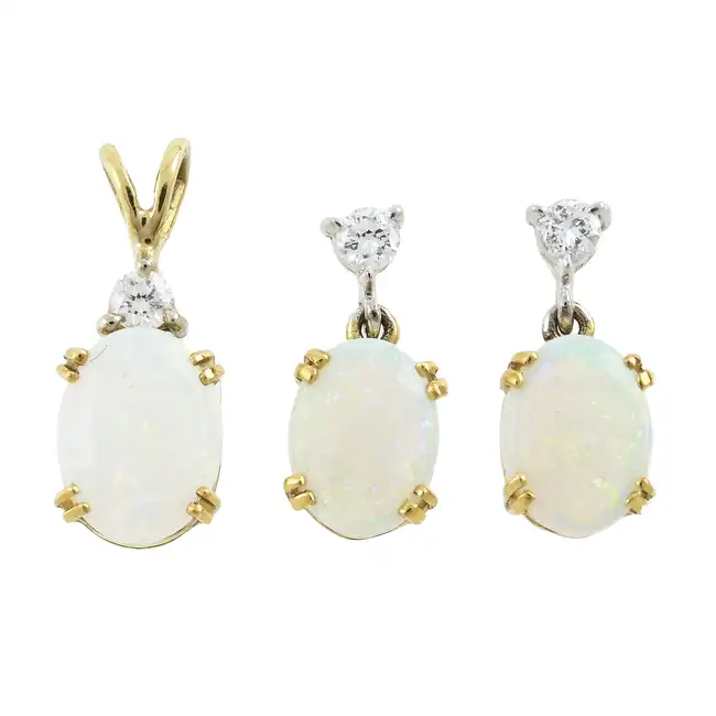 18ct gold opal & diamond earrings & pendant