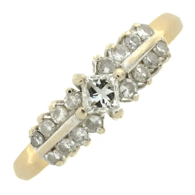 Diamond dress ring 