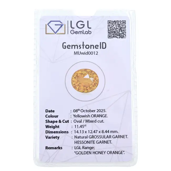 Oval-shape orange garnet, 11.45ct
