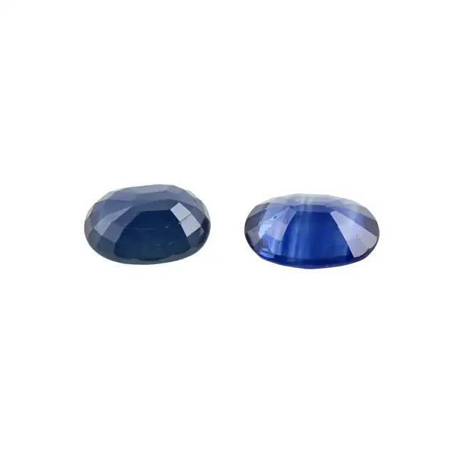 Two oval-shape sapphires, 3.08ct