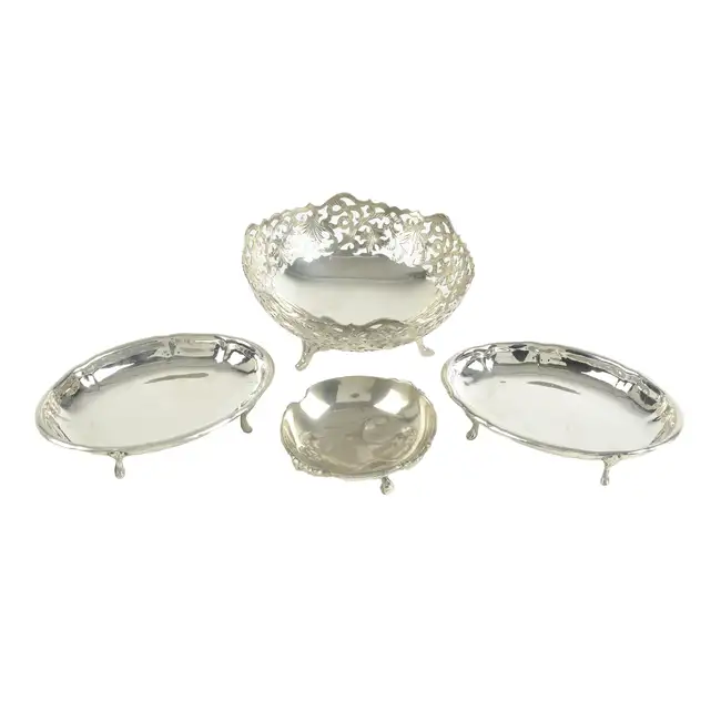 Four Egyptian silver small dishes (4)