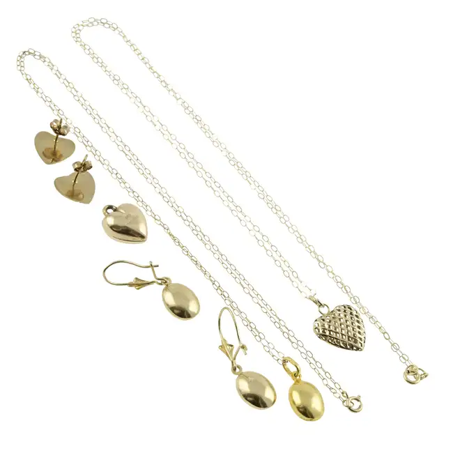 Five items of jewellery