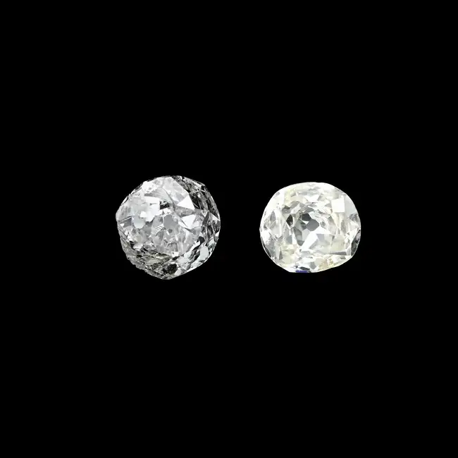 Two old-cut diamonds, 1.05ct