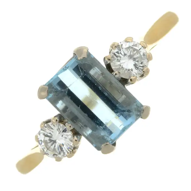 18ct gold aquamarine & diamond three-stone ring