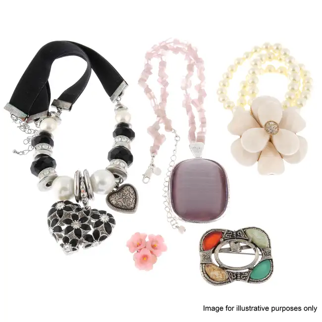 Assorted costume and fashion jewellery, many AF