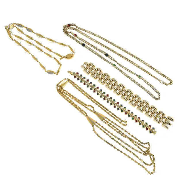 Five items of costume jewellery