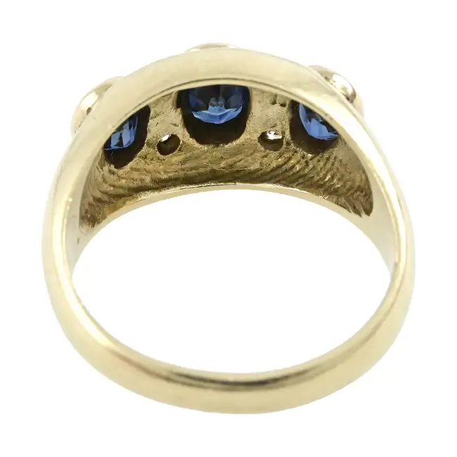 Sapphire & diamond dress ring
