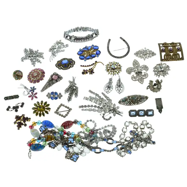 Selection of mostly mid to late 20th c. jewellery