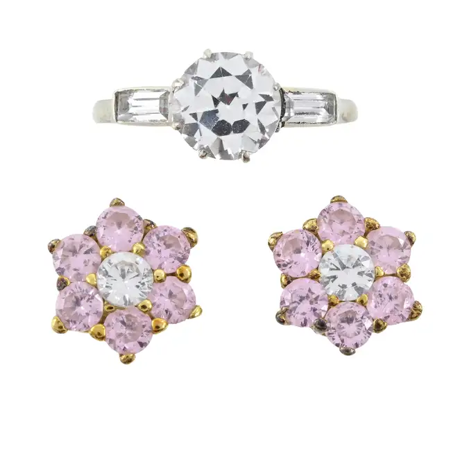 Two items of jewellery
