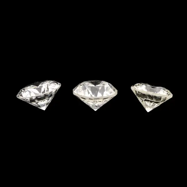 Three brilliant-cut diamonds, 0.65ct