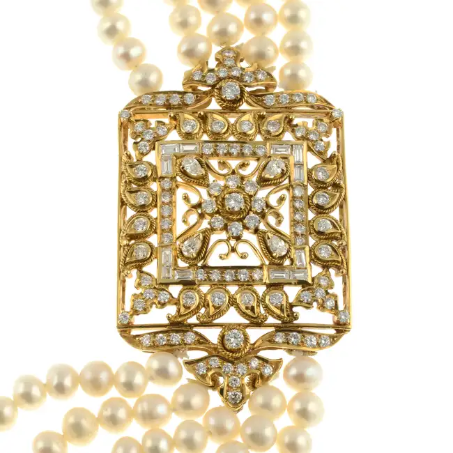 Cultured pearl necklace, with diamond detail