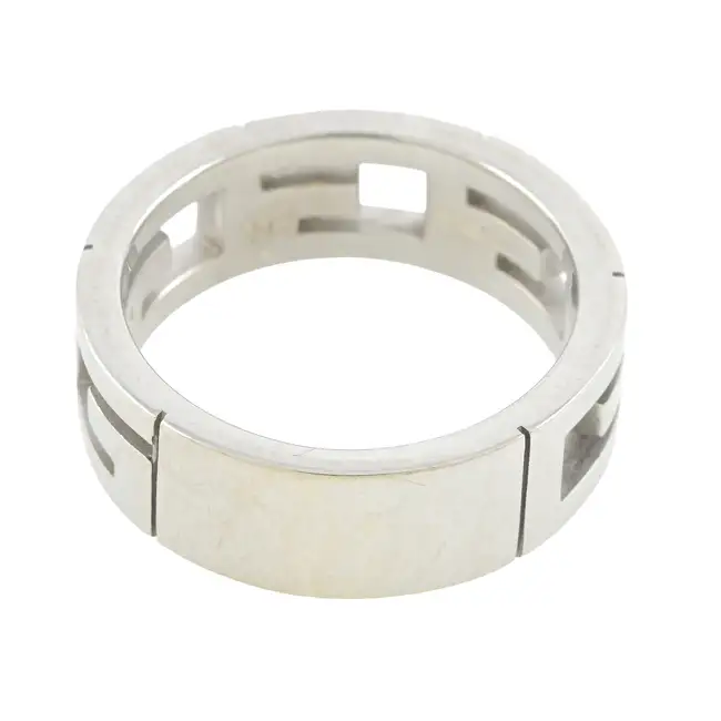 18ct gold diamond 'G' ring, by Gucci