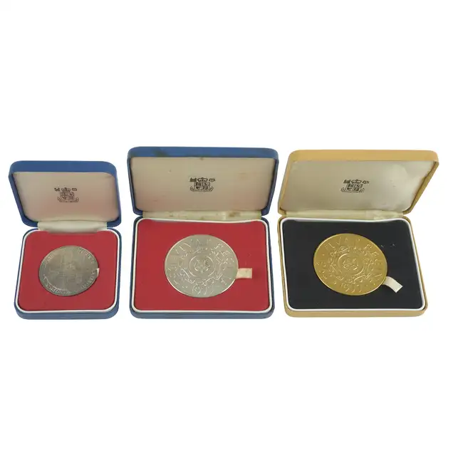 Elizabeth II, Silver Jubilee & Coronation medals (3)