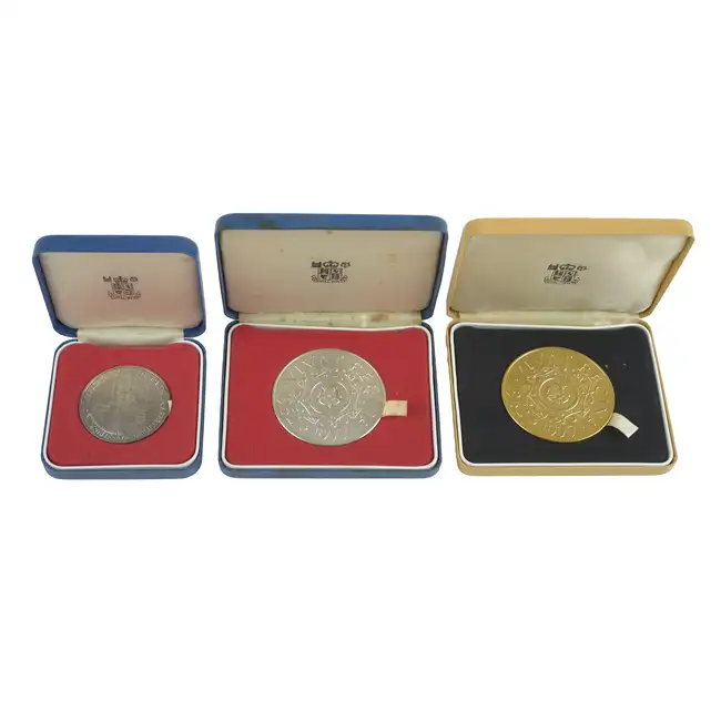 Elizabeth II, Silver Jubilee & Coronation medals (3)