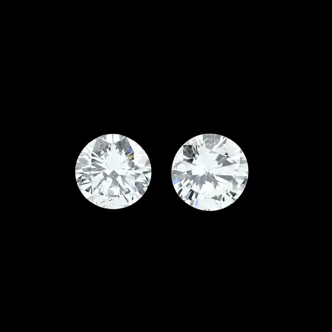 Two brilliant-cut diamonds, 1.05ct